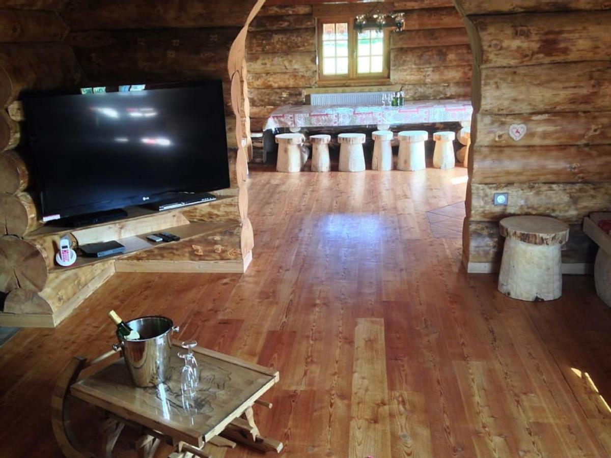 Chalet Spa Le Royal Nathalie Mn La Rouge 拉布雷斯 外观 照片